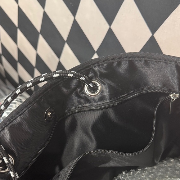 Stylish Tan and Black Neoprene Bag - Picture 3 of 3